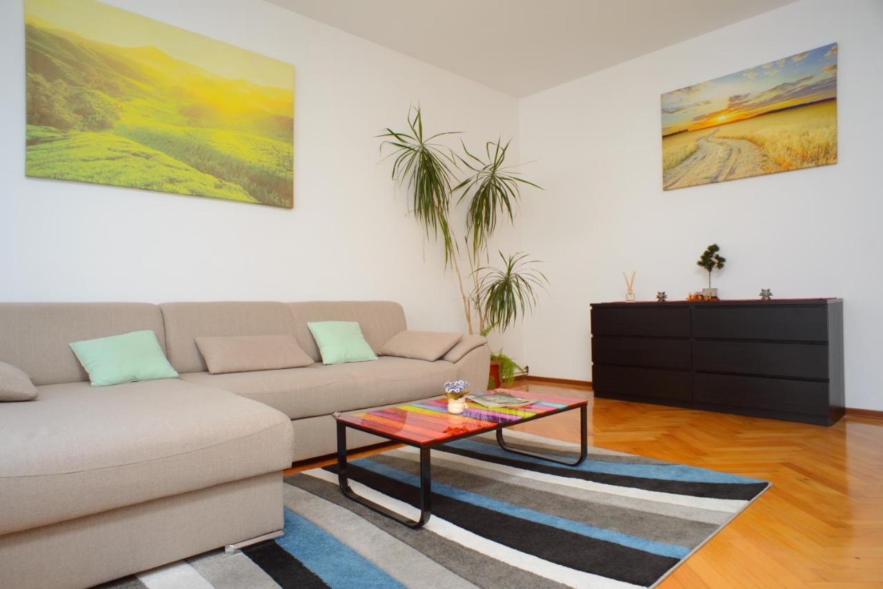 Sunshine Apartment Brasov Exterior photo